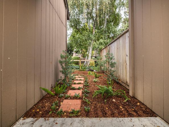 215 Horizon Avenue, Mountain View CA 94043