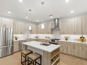 908 woodside, Redwood City CA 94061