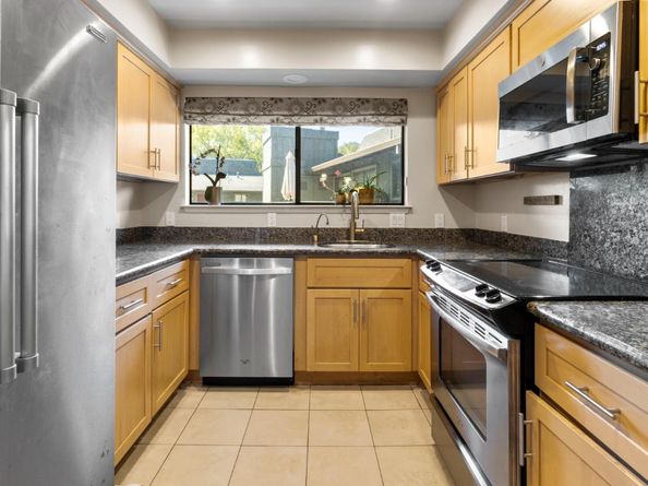 14355 Saratoga Avenue B, Saratoga CA 95070