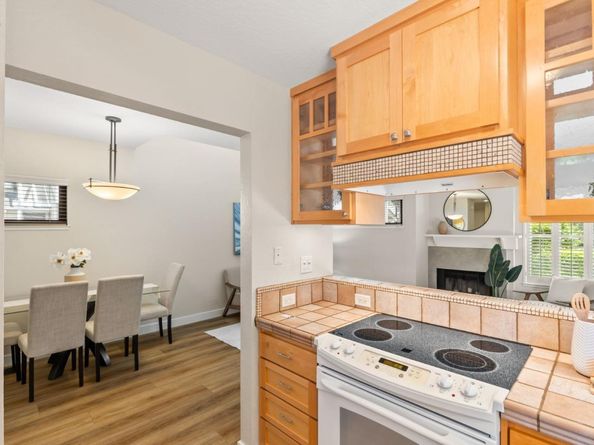 1993 Plymouth Street 11, Mountain View CA 94043