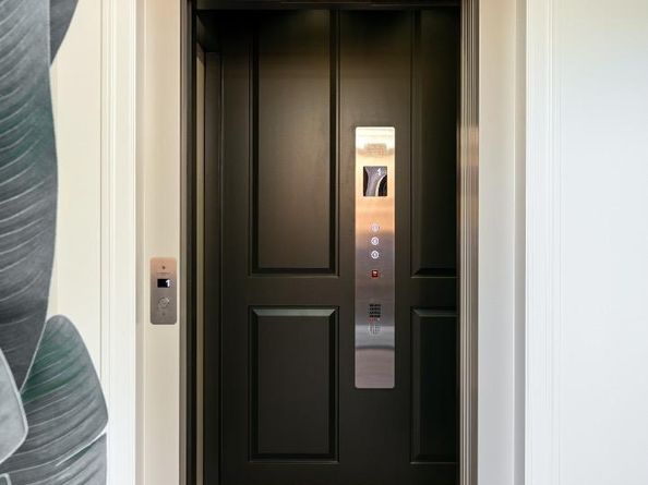 160 Waverley Street, Palo Alto CA 94301