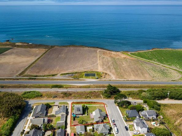 2 3rd Avenue, Davenport CA 95017