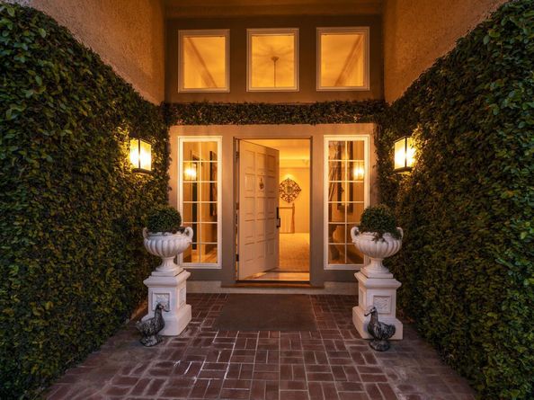 1162 Barroilhet Drive, Hillsborough CA 94010