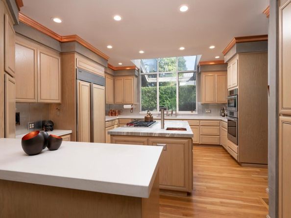 1162 Barroilhet Drive, Hillsborough CA 94010