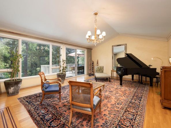 1162 Barroilhet Drive, Hillsborough CA 94010