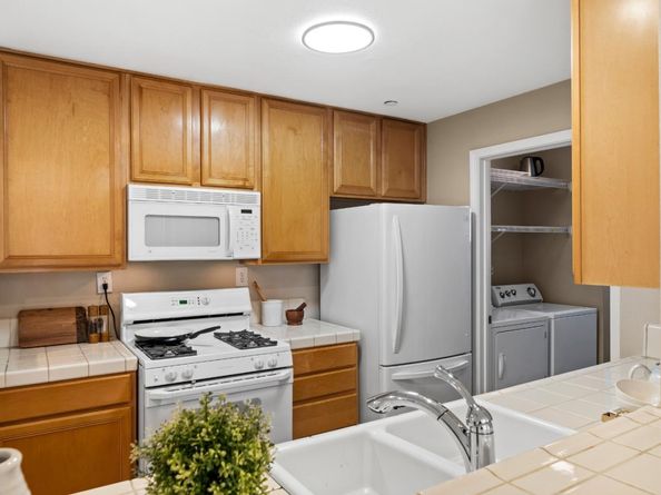 614 Arcadia Terrace 301, Sunnyvale CA 94085