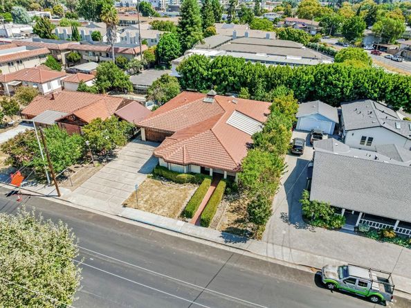 1525 Pomeroy Avenue, Santa Clara CA 95051