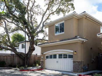 8 Kentfield Court