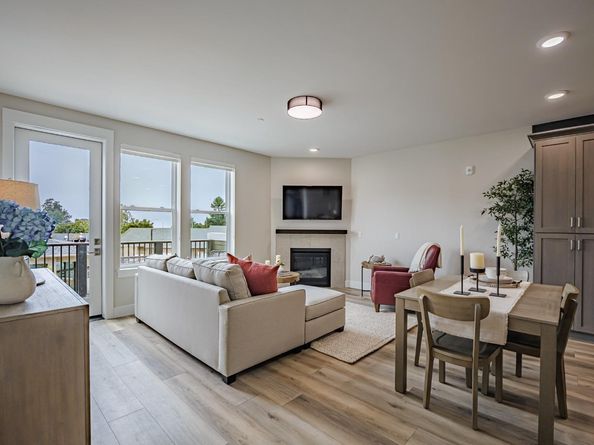 121 Aptos Village Way 2, Aptos CA 95003