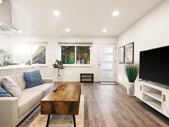Dunster, Campbell CA 95008