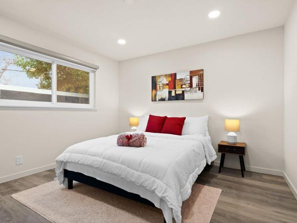 Dunster, Campbell CA 95008