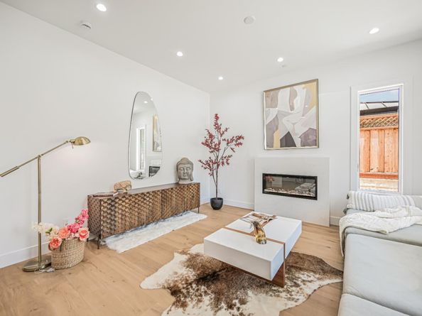 980 Lucky Avenue, Menlo Park CA 94025