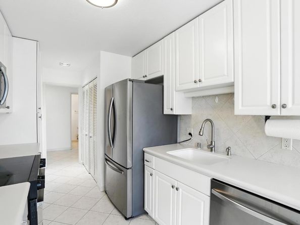 1171 Compass Lane 211, Foster City CA 94404