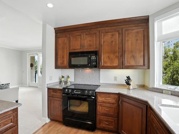 10 Crystal Springs Road 2414, San Mateo CA 94402