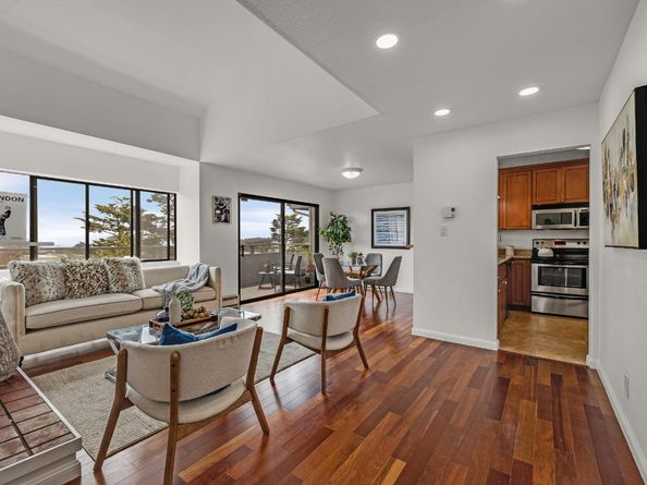 318 Innisfree Drive, Daly City CA 94015
