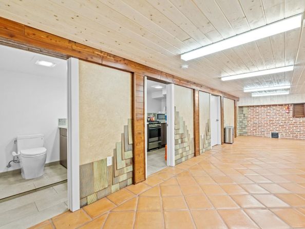 251 Middlefield Road, Palo Alto CA 94301