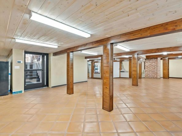 251 Middlefield Road, Palo Alto CA 94301
