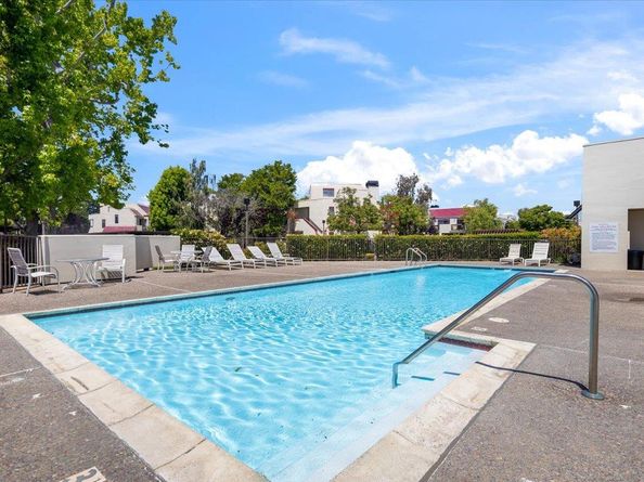 203 Shorebird Circle, Redwood City CA 94065