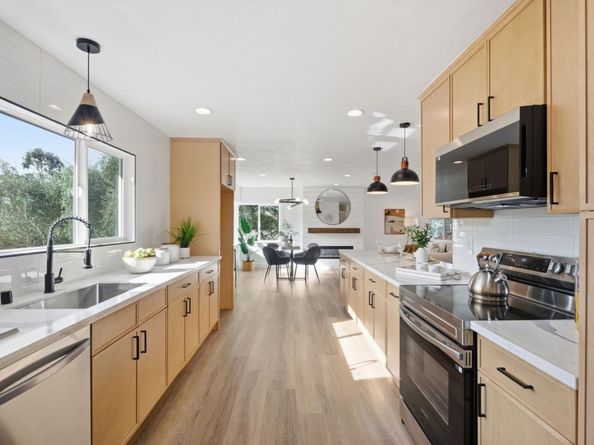 2478 Oakes Drive, Hayward CA 94542