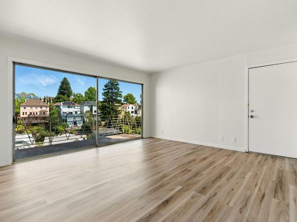 Capital, Oakland CA 94610