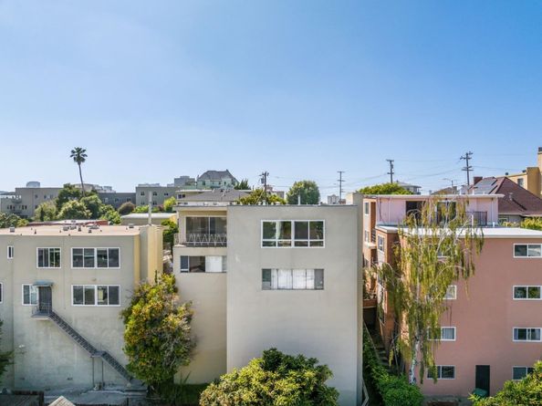 Capital, Oakland CA 94610