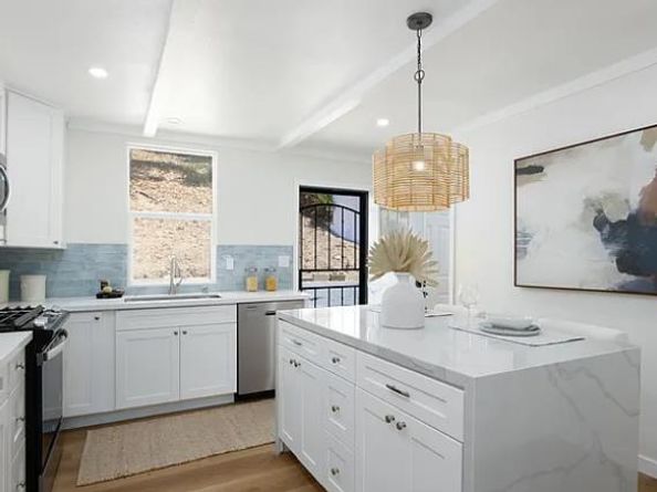 2250 Oceanside Boulevard, Oceanside CA 92054