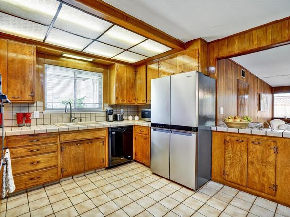 831 Wagoner Dr, Livermore CA 94550