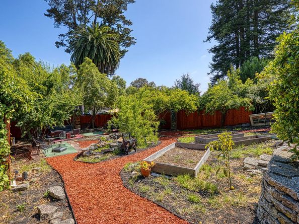 449 High Street, Santa Cruz CA 95060