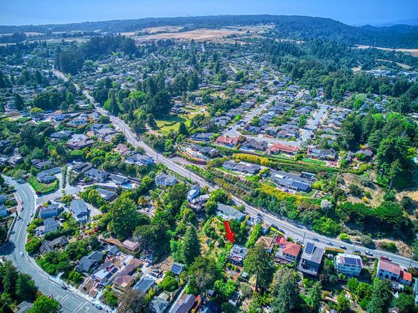449 High Street, Santa Cruz CA 95060