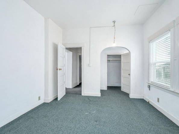 2737 12th Avenue, Oakland CA 94606
