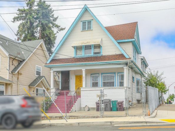 2737 12th Avenue, Oakland CA 94606