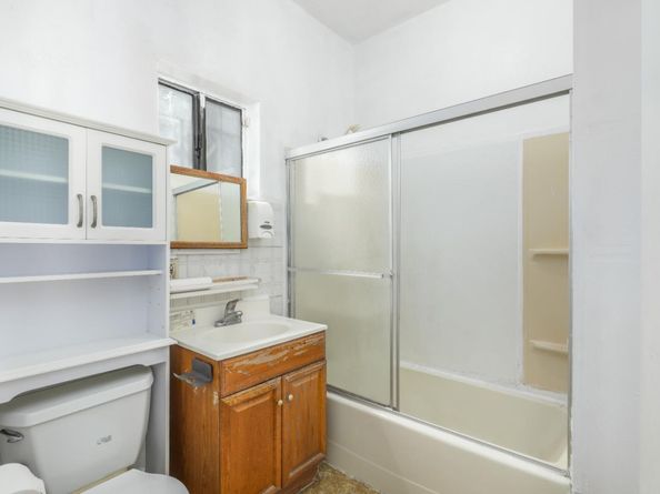 2737 12th Avenue, Oakland CA 94606