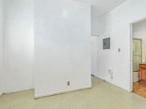 2737 12th Avenue, Oakland CA 94606
