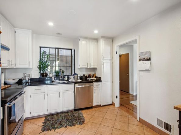 1615 Oakdale Avenue, San Francisco CA 94124