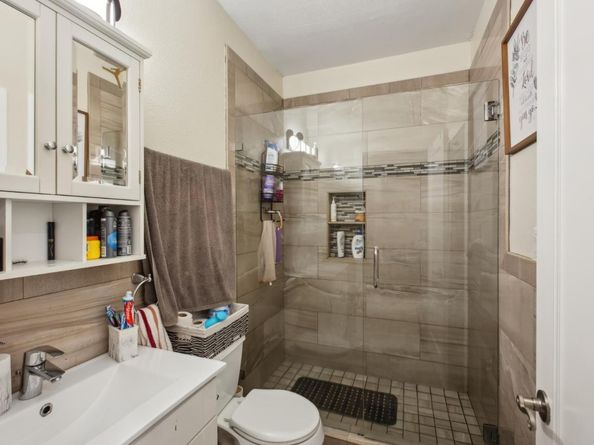 1615 Oakdale Avenue, San Francisco CA 94124