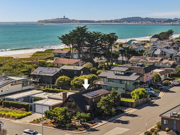 213 Roosevelt Boulevard, Half Moon Bay CA 94019