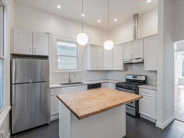 873 Wood Street, Oakland CA 94607
