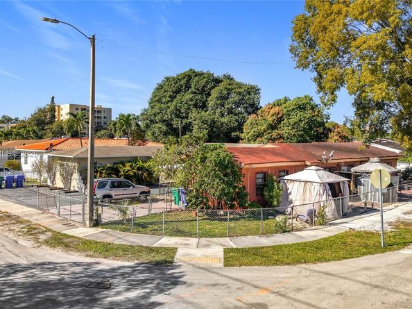 3601 SW 7th St, Miami FL 33135