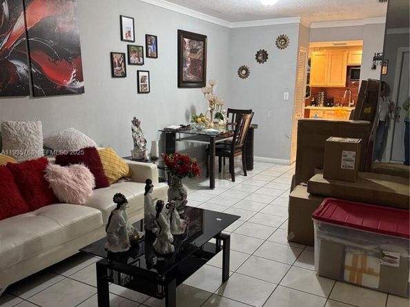 19317 NW 47th Ave 19137, Miami Gardens FL 33055