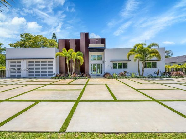 11220 SW 95th St, Miami FL 33176
