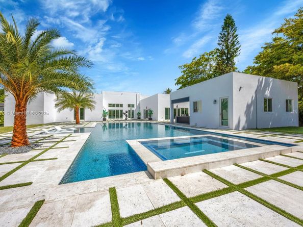11220 SW 95th St, Miami FL 33176