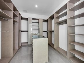 11220 SW 95th St, Miami FL 33176