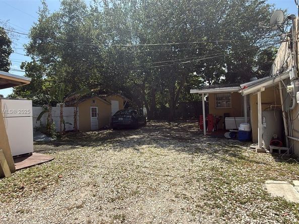 1340 Peri St, Opa-Locka FL 33054
