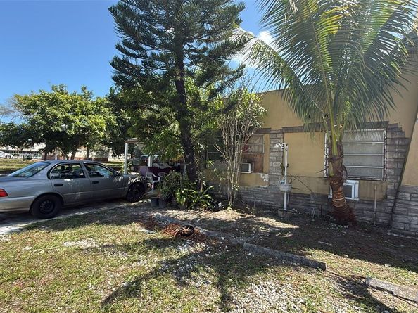 1340 Peri St, Opa-Locka FL 33054