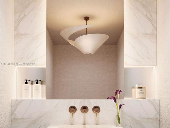 2901 Indian Creek 303, Miami Beach FL 33140