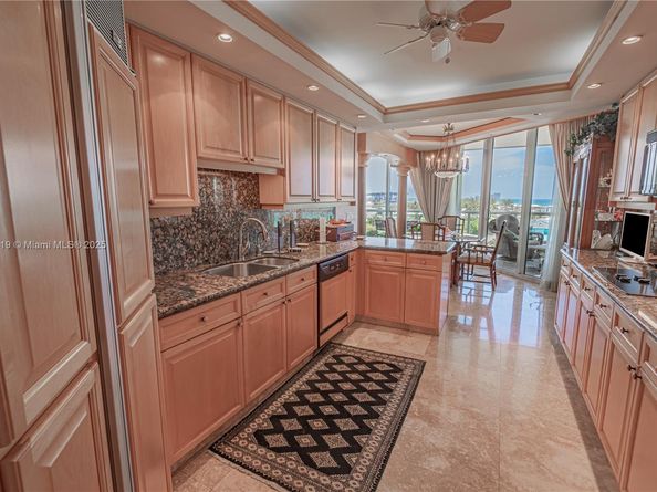 6051 N Ocean Dr 704, Hollywood FL 33019