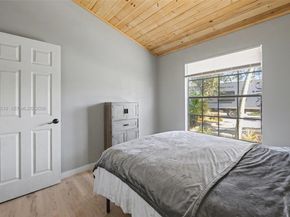 2350 Pecan Ct, Pembroke Pines FL 33026