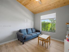 2350 Pecan Ct, Pembroke Pines FL 33026