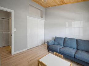 2350 Pecan Ct, Pembroke Pines FL 33026