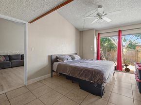 2350 Pecan Ct, Pembroke Pines FL 33026